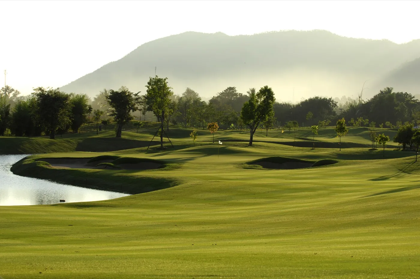 Chiangmai Highlands Golf and Spa Resort — golf course in Chiang Mai
