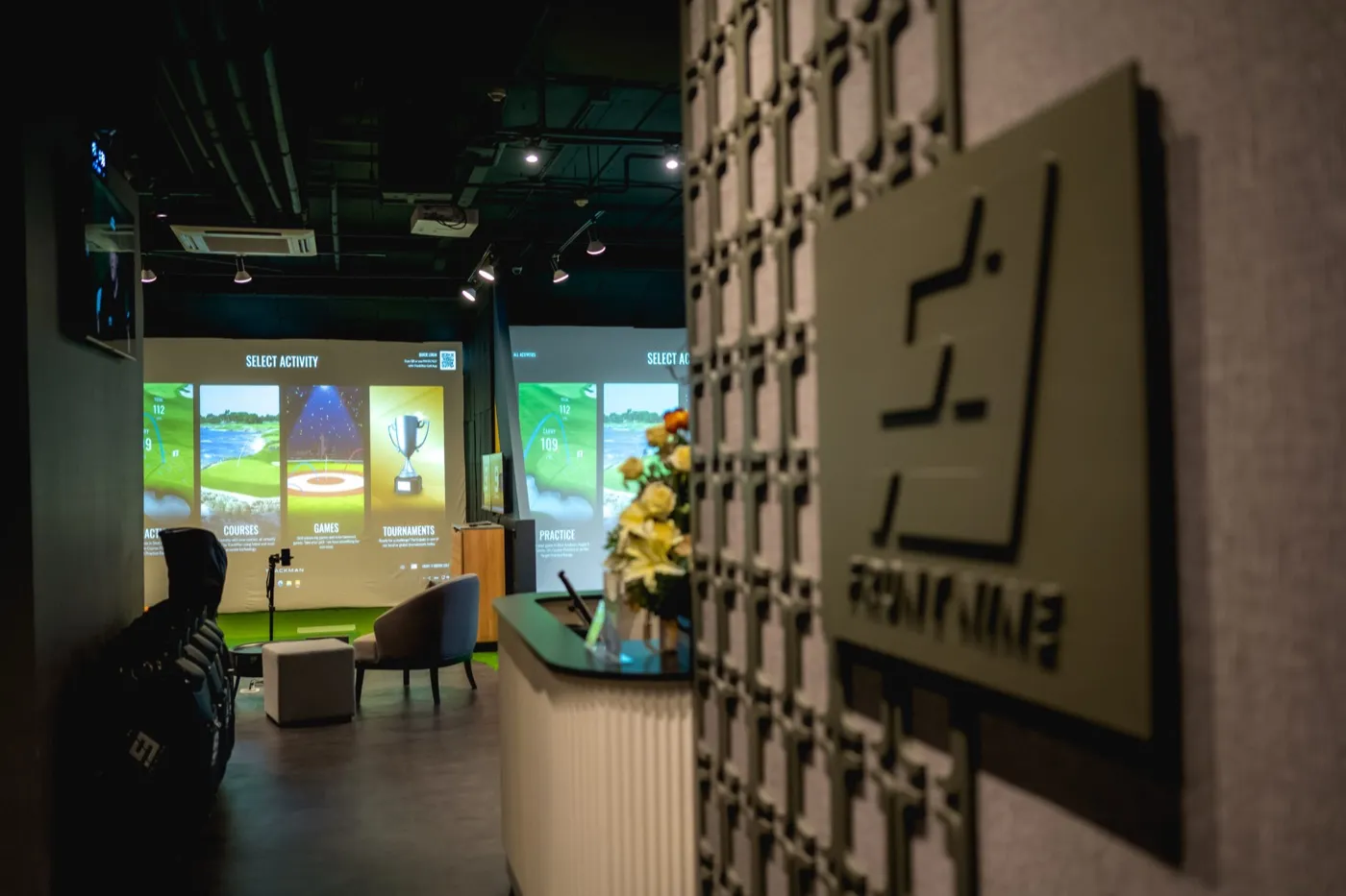Front9 Indoor Golf & Academy — golf simulator in Bangkok — ภาพที่ 2 จาก 10