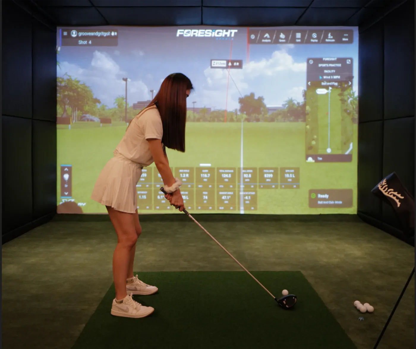 Groove & Grit Golf & Bar — golf simulator in Bangkok — ภาพที่ 2 จาก 8