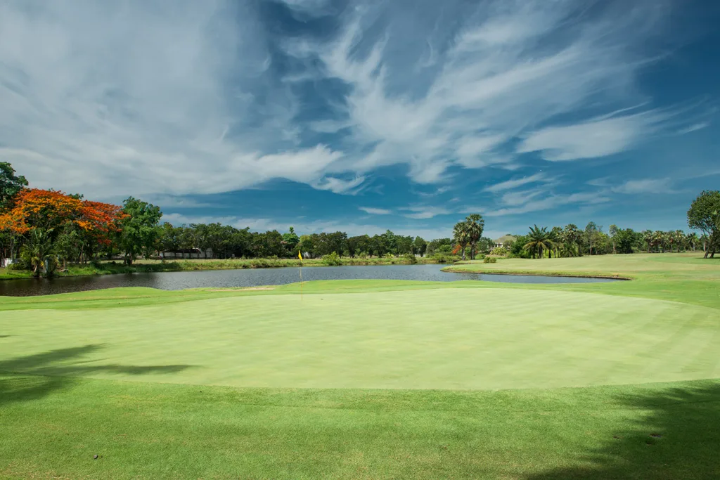 Lakewood Country Club — golf course in Bangkok — photo 3 of 5