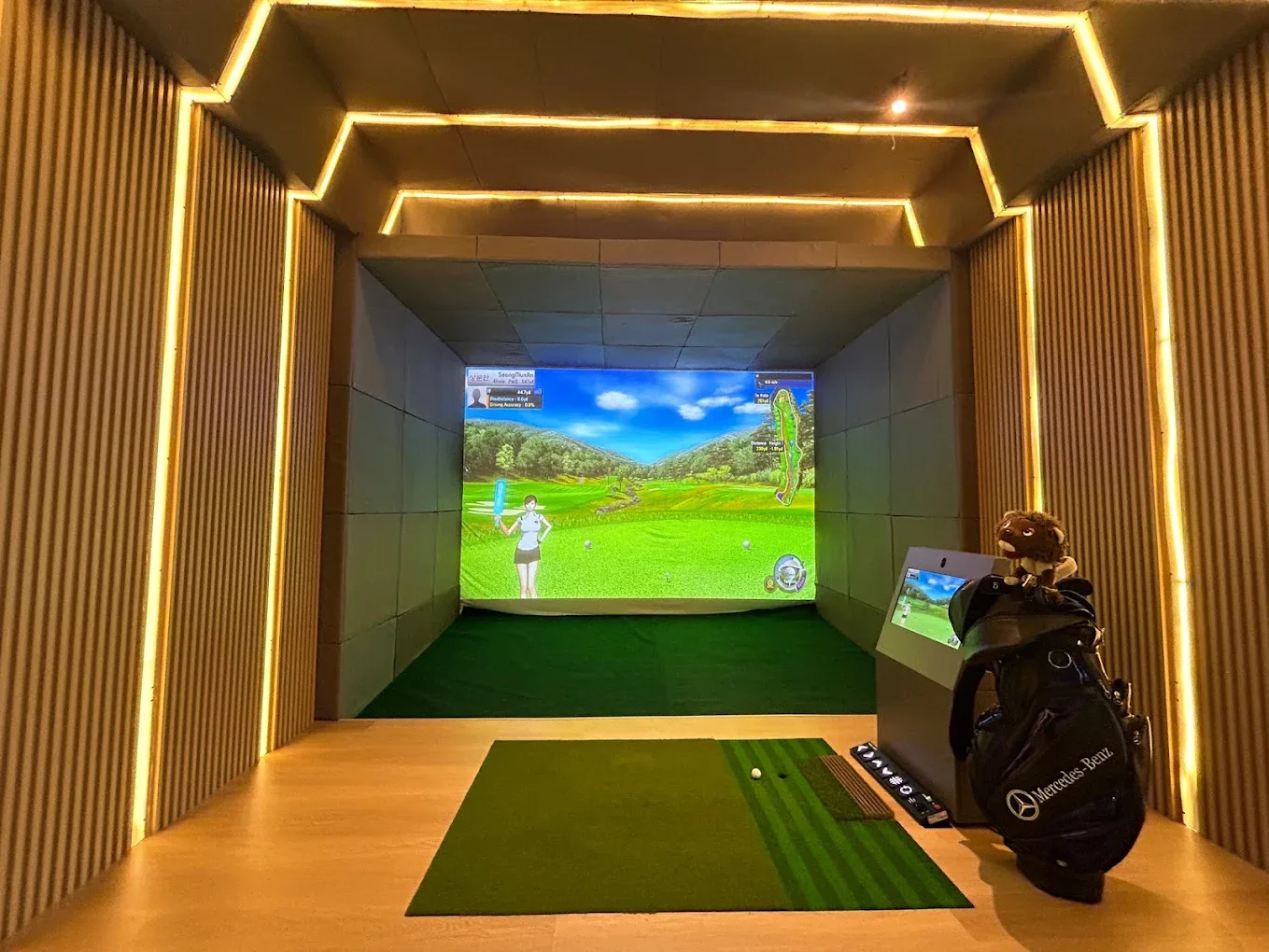 Little Golf Sena — golf simulator in Bangkok