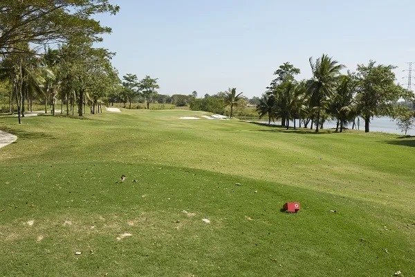 Pattaya Country Club — golf course in Chonburi — photo 2 of 4