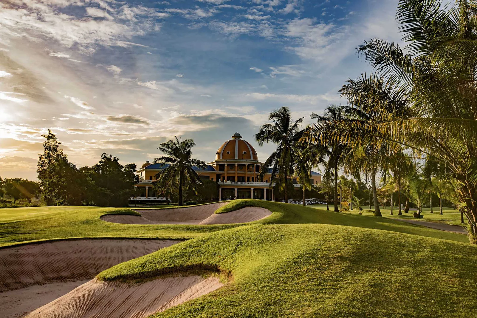 Royal Lakeside Golf Club — golf course in Chachoengsao — photo 3 of 5
