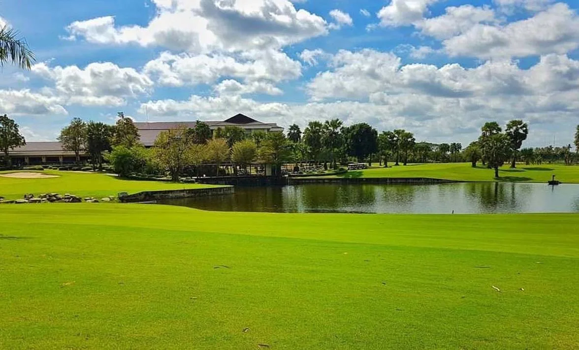 Suwan Golf & Country Club — golf course in Nakhon Pathom — photo 3 of 4