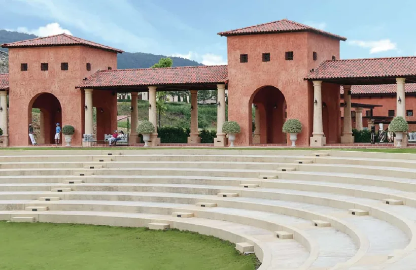 Toscana Valley Country Club — golf course in Khao Yai — photo 8 of 9